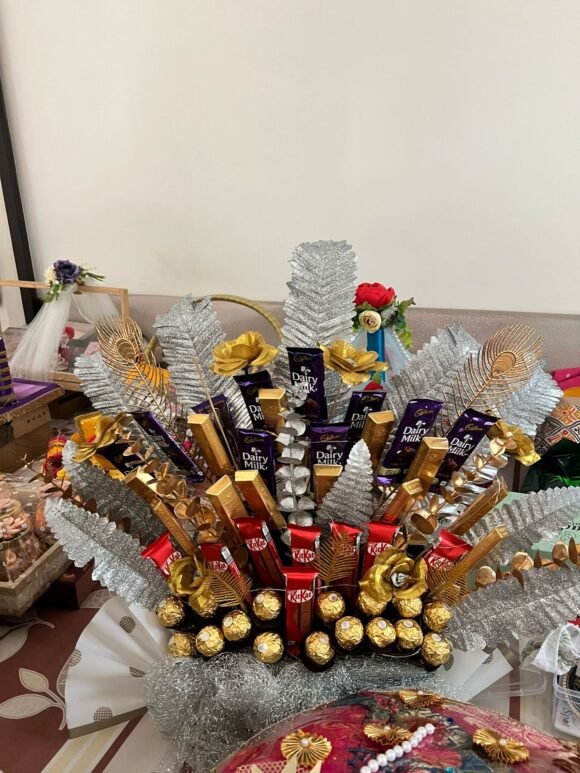 Golden Bliss Chocolate Bouquet - Image 3